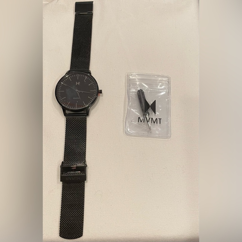 MVMT Boulevard watch Women Mesh Band Black